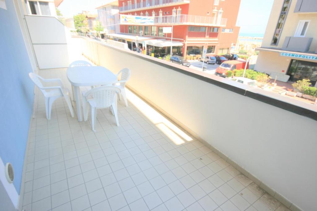 Residence Algarve Rimini Bagian luar foto