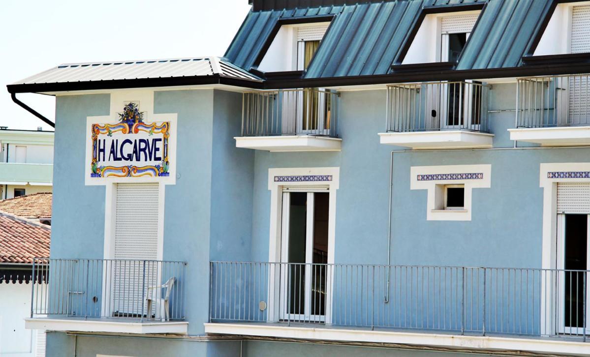 Residence Algarve Rimini Bagian luar foto