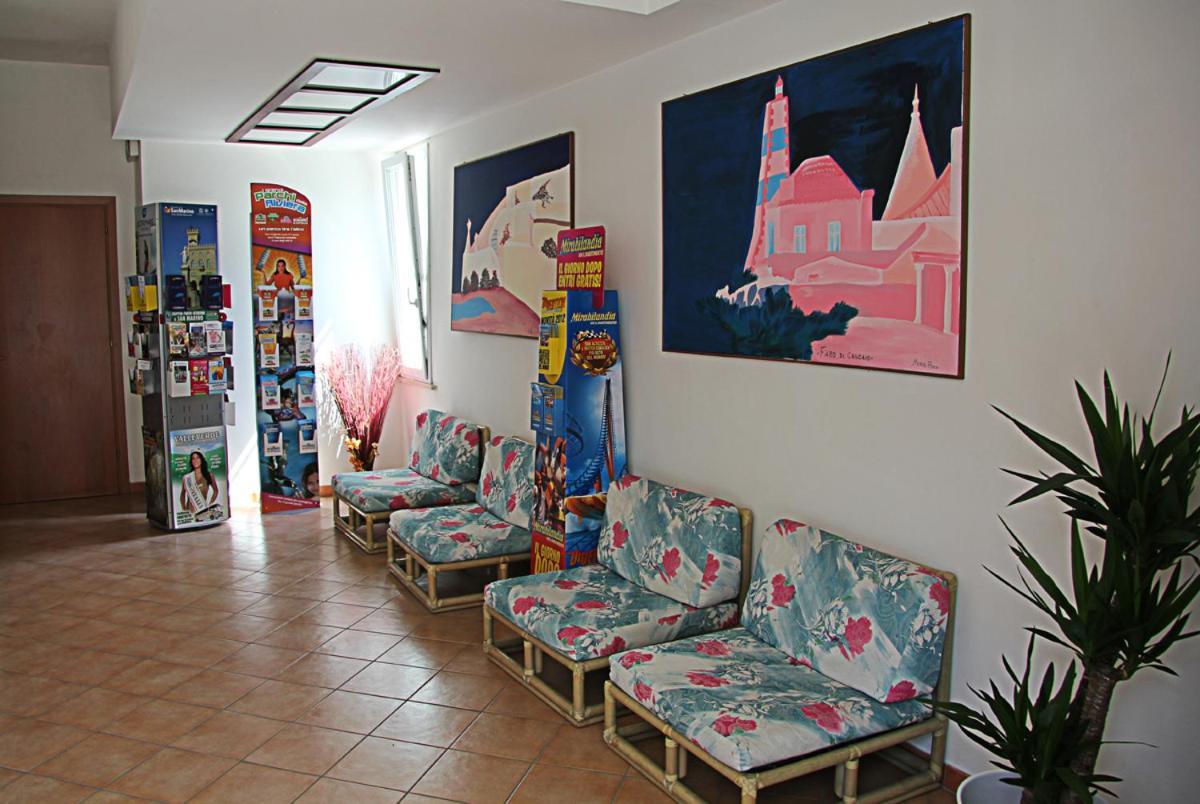 Residence Algarve Rimini Bagian luar foto