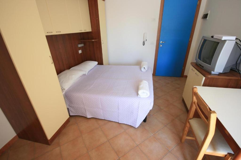 Residence Algarve Rimini Bagian luar foto