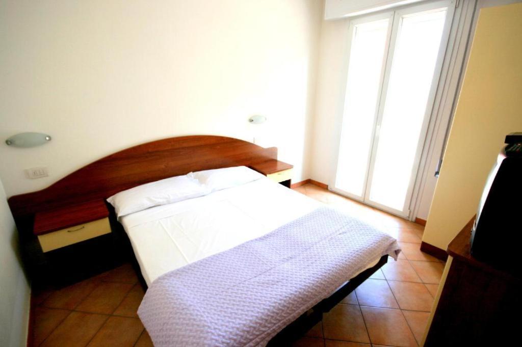 Residence Algarve Rimini Bagian luar foto