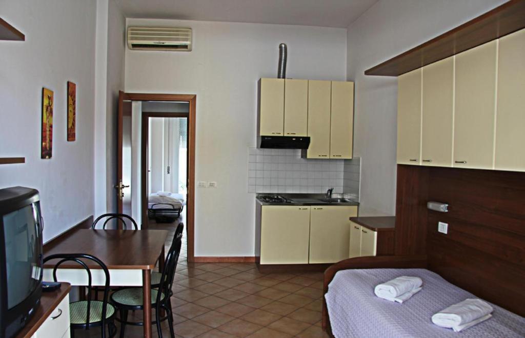 Residence Algarve Rimini Bagian luar foto