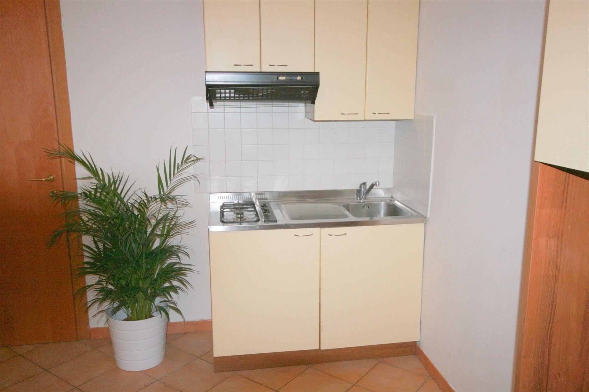 Residence Algarve Rimini Bagian luar foto