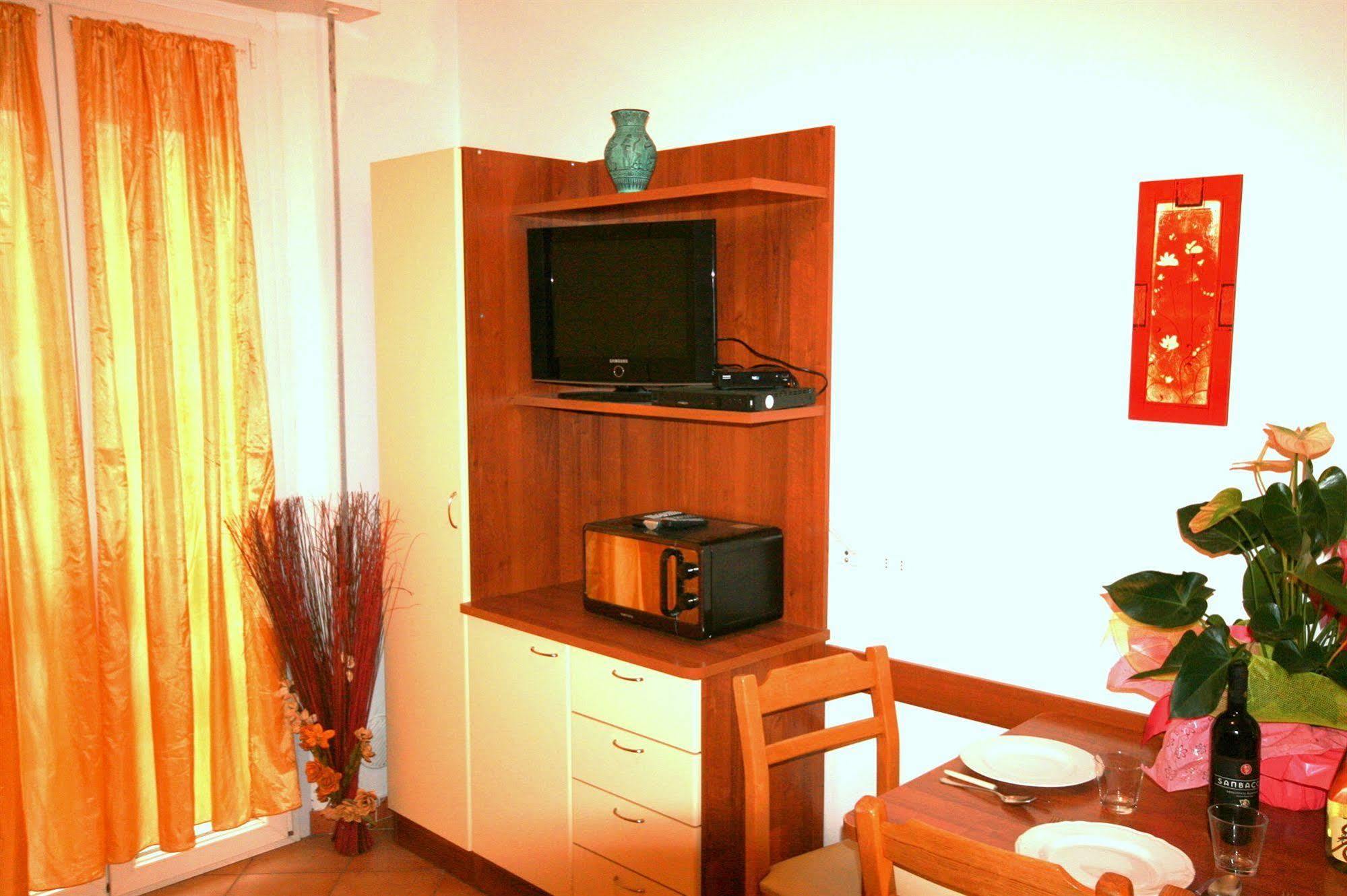 Residence Algarve Rimini Bagian luar foto