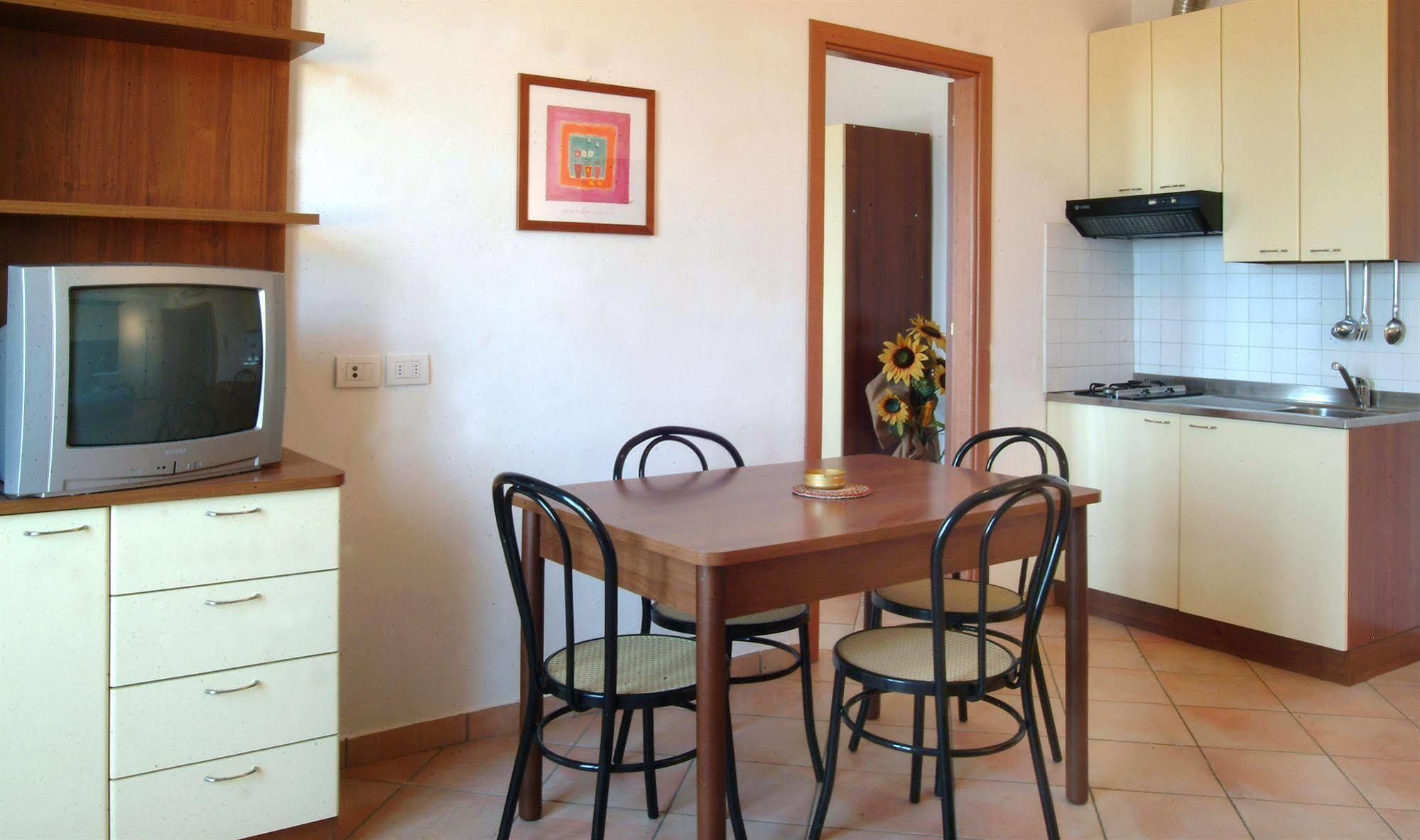Residence Algarve Rimini Bagian luar foto