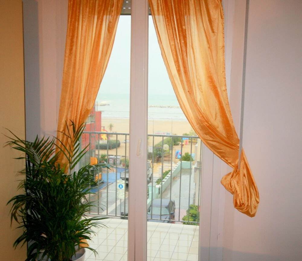 Residence Algarve Rimini Bagian luar foto